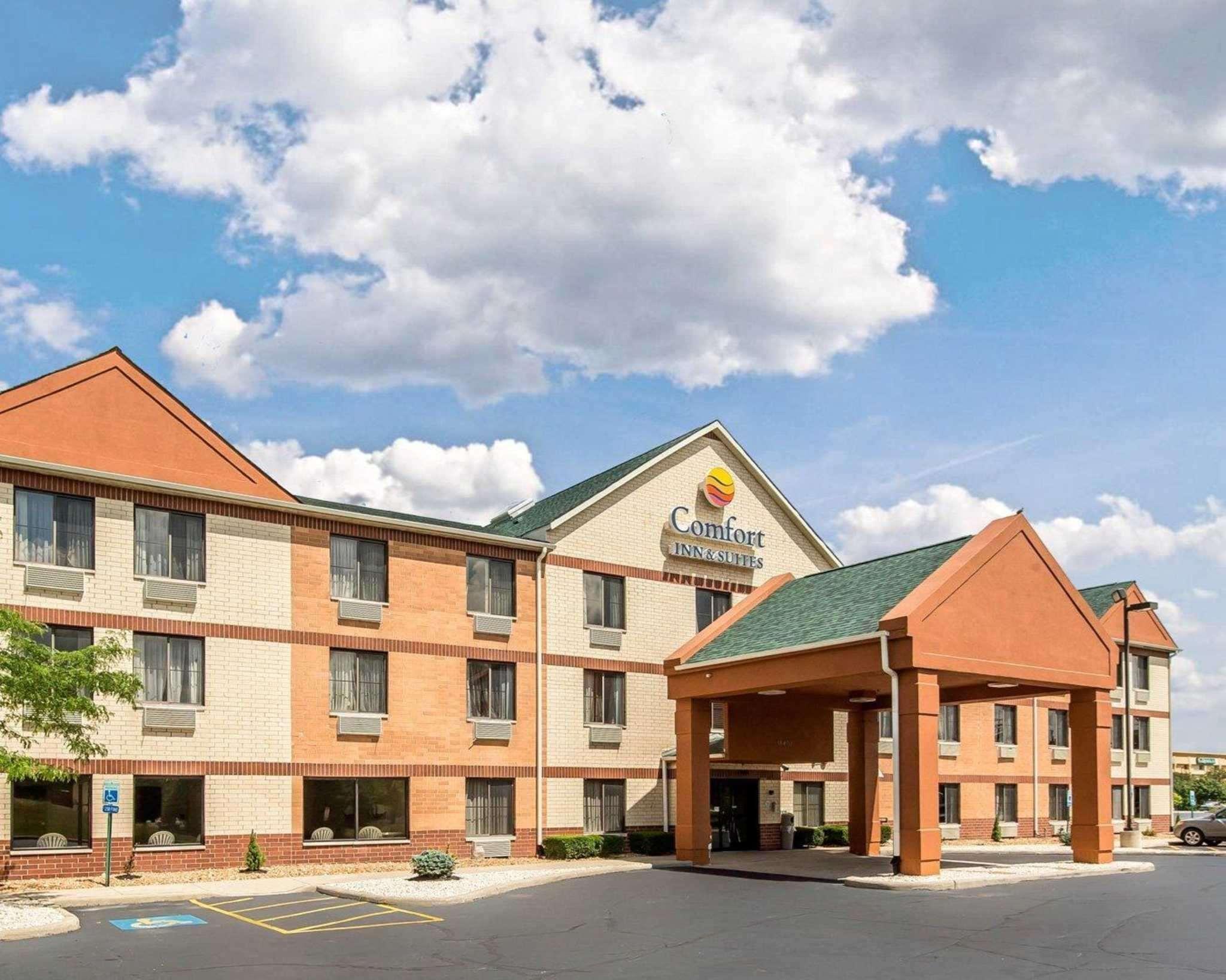 Comfort Inn & Suites Near Tinley Park Amphitheater Exterior photo